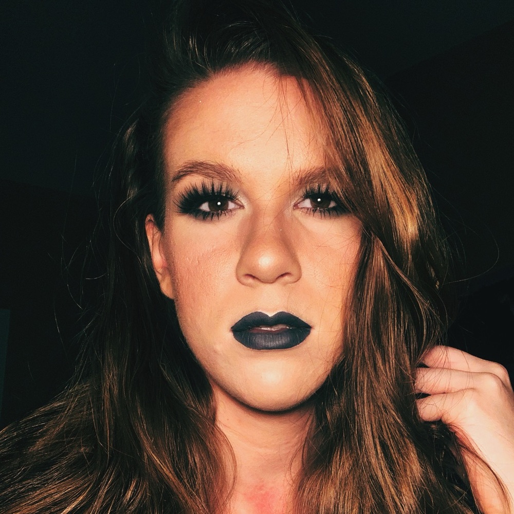 Meet your Posher, Monica